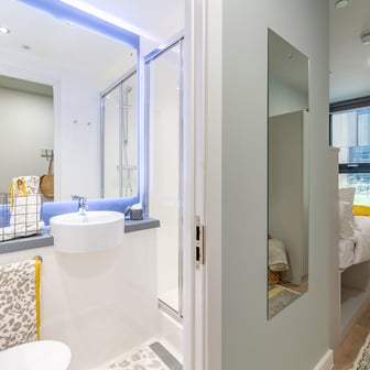 Copper En Suite - Image 2